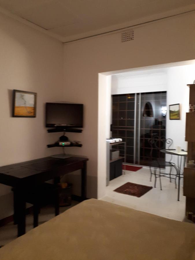 A La Fugue Hotell Upington Exteriör bild