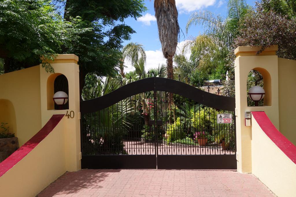 A La Fugue Hotell Upington Exteriör bild